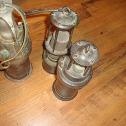 lot  de trois lampes de mine provenance vide maison