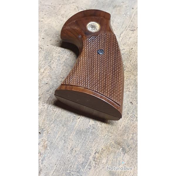 Poigne  Colt Python  crosse  bois  d'origine  revolver Python en  bon tat