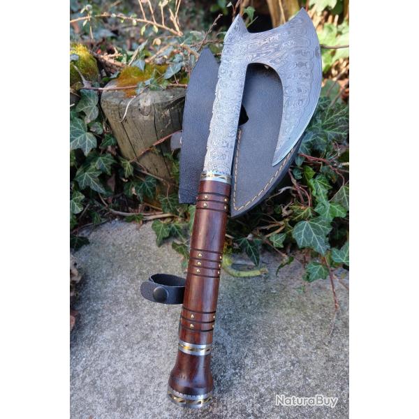 Hache De Viking de Raagnar Lame Damas 256 Couches Manche Bois Etui Cuir Fabrication Artisanale