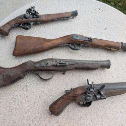 Lot de répliques décoratives de pistolets à silex