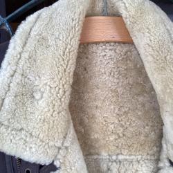 Superbe Blouson de pilote taille 54 / 56 en peau de mouton fabrication anglaise.