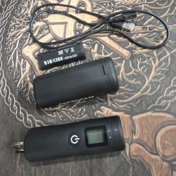 Telecommande, chargeur, cable et 2 batteries TACTACAM