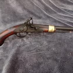 Beau pistolet a silex vers 1750.