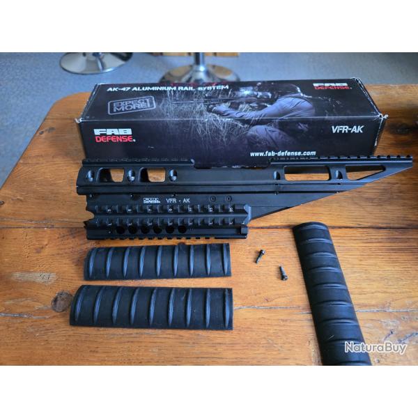Garde main tactique aluminium 4 rails picatinny et rail pour ak 47 FAB defense