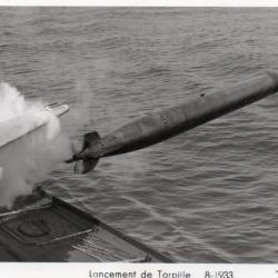 CPA - Marine de Guerre  - Lancement de Torpille  8-1933 N°1438