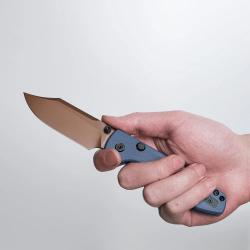 Couteau Vosteed Raccoon Top Liner Lock Lame Acier 14C28N Copper Dune Manche Blue G10 IKBS VOSA2909