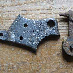 Plaque et chien de revolver 1873 / 74