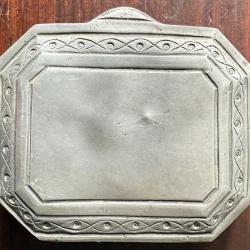 Petite boîte ancienne