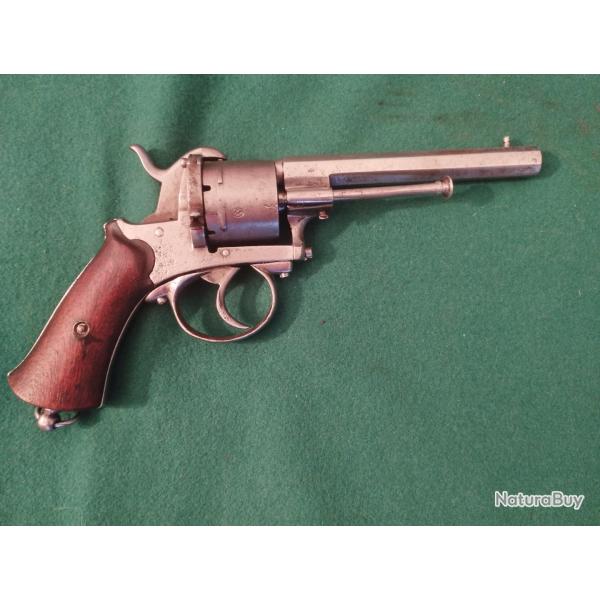 Revolver  Reglementaire  a broches Type Lefauchaux 1860.
