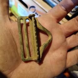 Boucle de harnais militaire