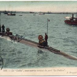 CPA -MARINE DE GUERRE - Le " Lutin " sous-marin sortant du port  N°1455