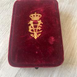 Ecrin 19 eme ordre de chevalier de la couronne d'Italie