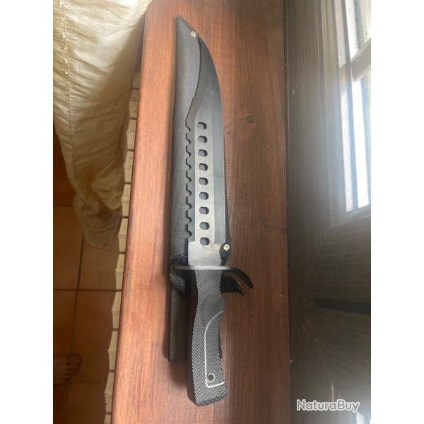 Je vends toute ma collection d'arme blanche  prix ngociable
