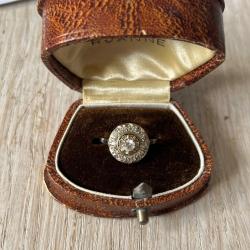 Bague en or blanc 18k
