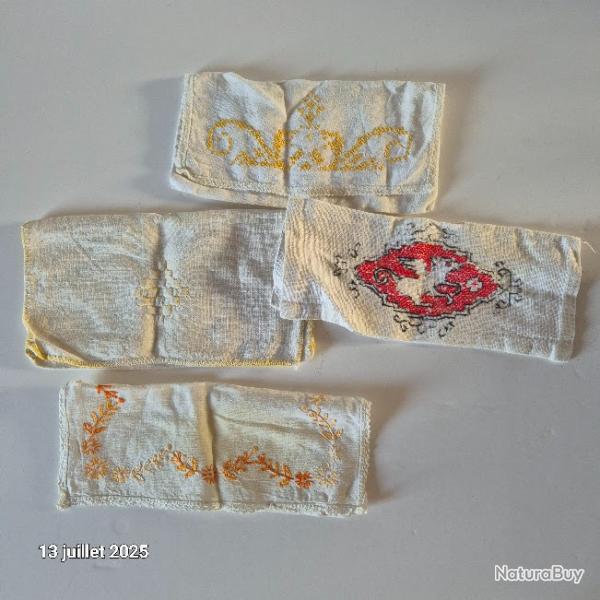 Lot de 4 Porte Serviettes de table ou cantonnires  annes 1950-60 brod fait main