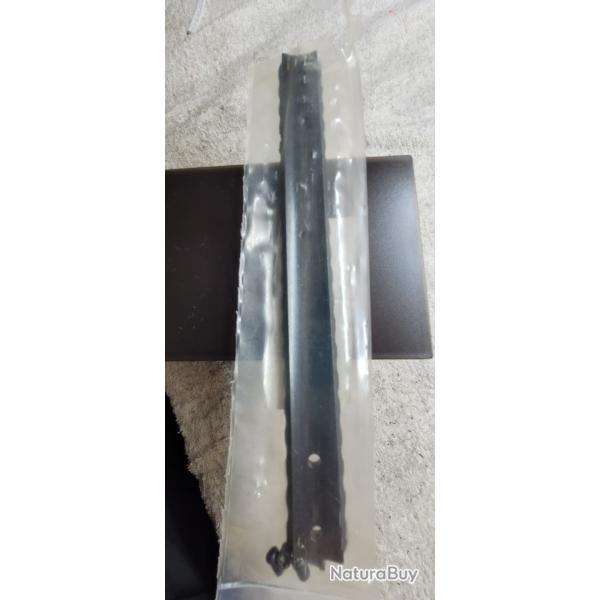 Je vas Un ra Acier traiter noir 20cm picatinny.