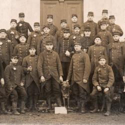 CPA -Photo - Groupe de soldats fran&ccedil;ais  N&deg;1465