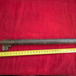 Canon et bassinet fixe pour pistolet à silex.XIX. tube lisse percé dessous