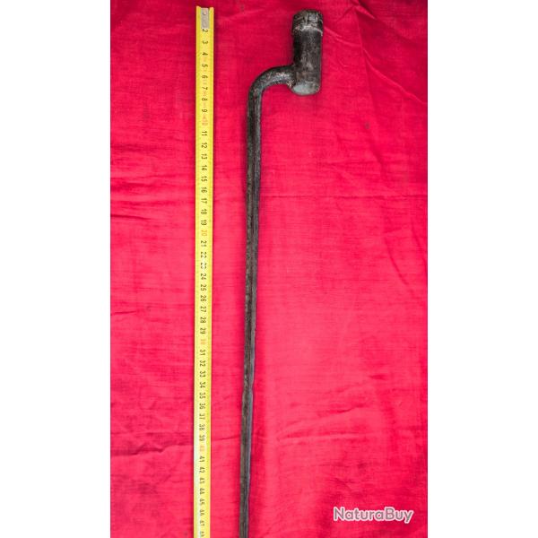 Baonnette  douille  4 artes, bague de fixation  la base de la douille 6,5cm, lame 48,3cm
