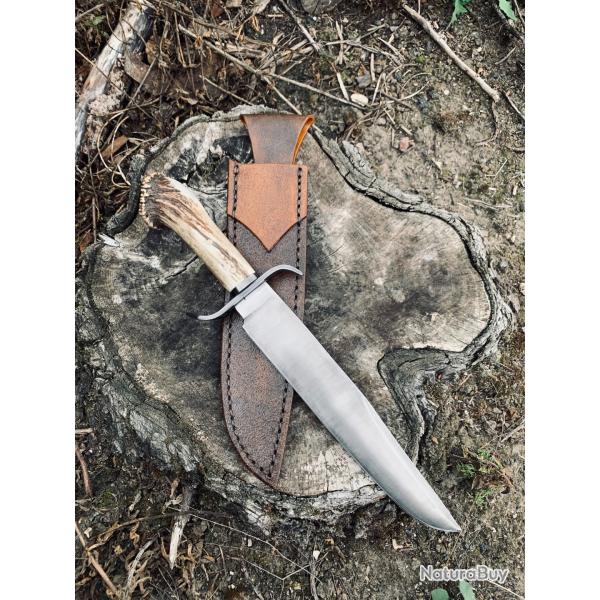 énorme couteau bowie d'artisan " le trappeur "/ bois de cerf / lame acier carbone D2
