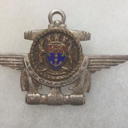 FRANCE MARINE - INSIGNE PORTE-AVIONS ARROMANCHES 1944 Fabrication Courtois campagne INDOCHINE