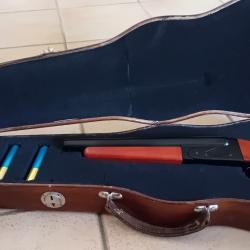 fusil airsoft mad max dans ancien étui violon