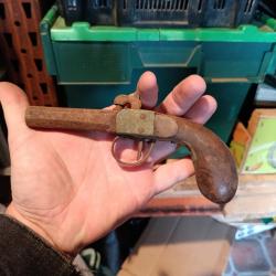 Pistolet a percussion