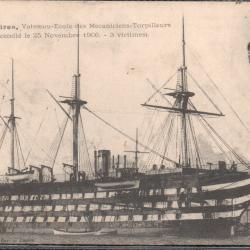 CPA - Marine Militaire - ALGÉSIRAS - Vaisseau-Ecole des Mécaniciens-Torpilleur N°1469