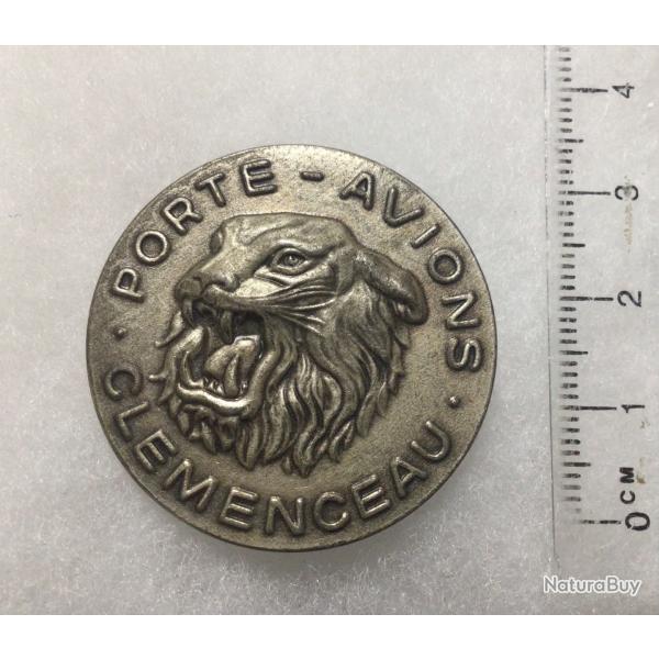 FRANCE MARINE - INSIGNE PORTE-AVIONS CLEMENCEAU Fabrication FIA Lyon Très bon état