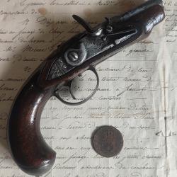 Veritable petit pistolet de voyage du XVIIIe d'époque louis XVI chien cassé