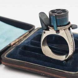 BAGUE REVOLVER « LE PETIT PROTECTOR » 6 COUPS CALIBRE 4.5MM A BROCHE Très bon  XIX eme Categorie D