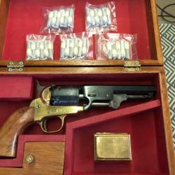 Colt navy 1851 PN Cal.36 + munitions et coffret bois