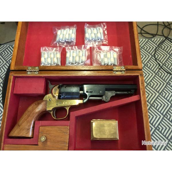 Colt navy 1851 PN Cal.36 + munitions et coffret bois