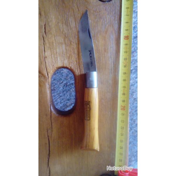 couteau Opinel No: 8 avec croix de Savoie
