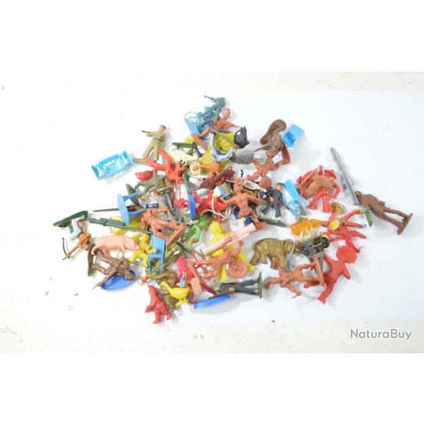 Lot soldats plastiques, figurines, jouets annes 1960 - 1970. Vintage collection