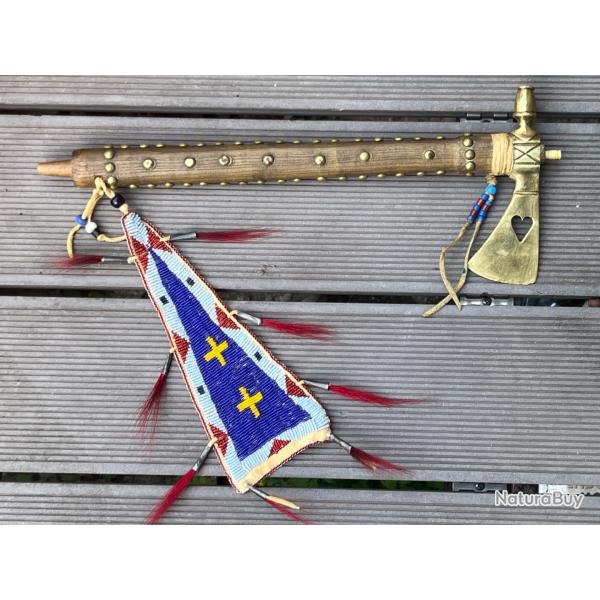 Superbe hache pipe tomahawk avec pendant perl indien des plaines