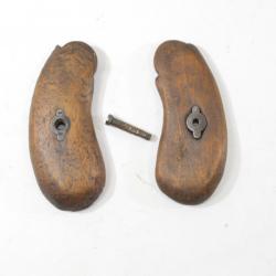 Reichrevolver 1883 : plaquettes / poignée crosse avec vis