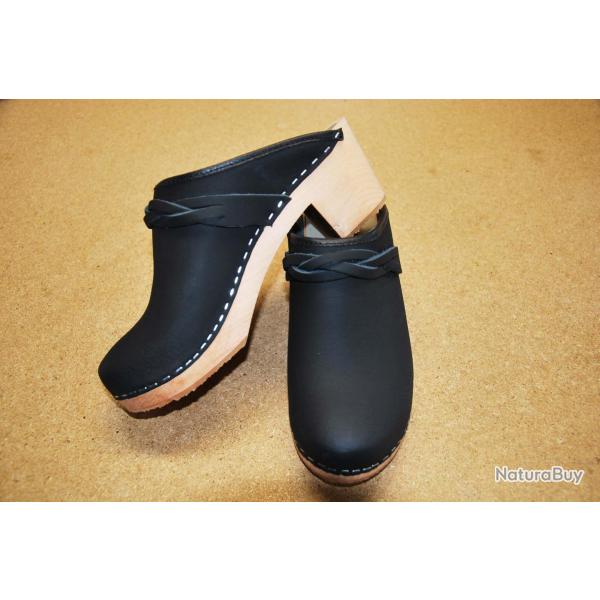 Sabots sudois femme talons larges bois et cuir tannage vgtal ou nubuck noir  38