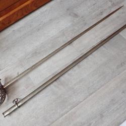 Joli sabre de gala suisse avec lame gravée.