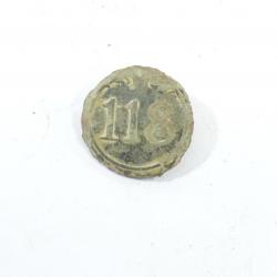 Bouton d'uniforme 118 Régiment d'Infanterie (de Ligne) Premier Empire. Mauvais état. Napoléon