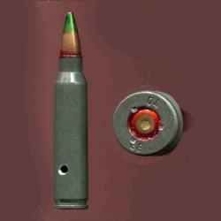 5.56 x 45 DDR - marquage : 04 88 - étui acier laqué - balle pointe verte