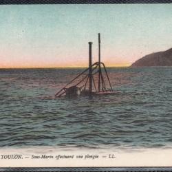 CPA - MARINE DE GUERRE  - TOULON - Sous - Marin effectuant une plongée - N°1482