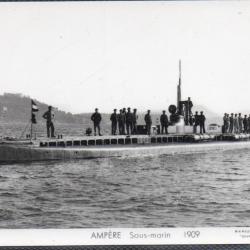 CPA - MARINE DE GUERRE  - AMPERE SOUS - MARIN 1909 - N°1486