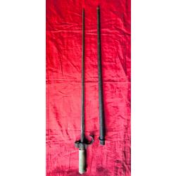 Baïonnette 1886 Lebel premier type avec fourreau poignée maillechort quillon présent. Oxydation