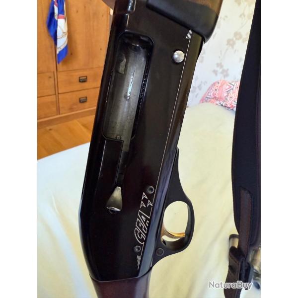 Fusil, semi automatique CFA tat comme neuf calibre 12/76