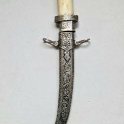 Dague Koumya en métal, poignée en os, longueur : 34 cm