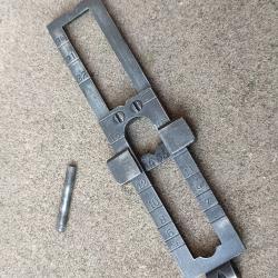 Hausse de fusil Kropatschek portugais modèle 1886 et son axe