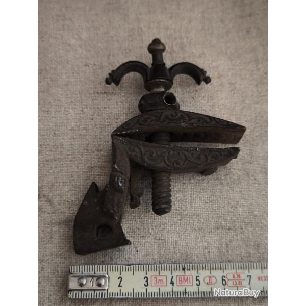 Chien seul  silex pour platine  chenapan XIXe pour fusil moukala