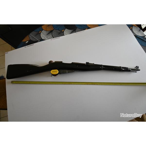 A vendre carabine Mosin Nagant . Arme rglementaire .