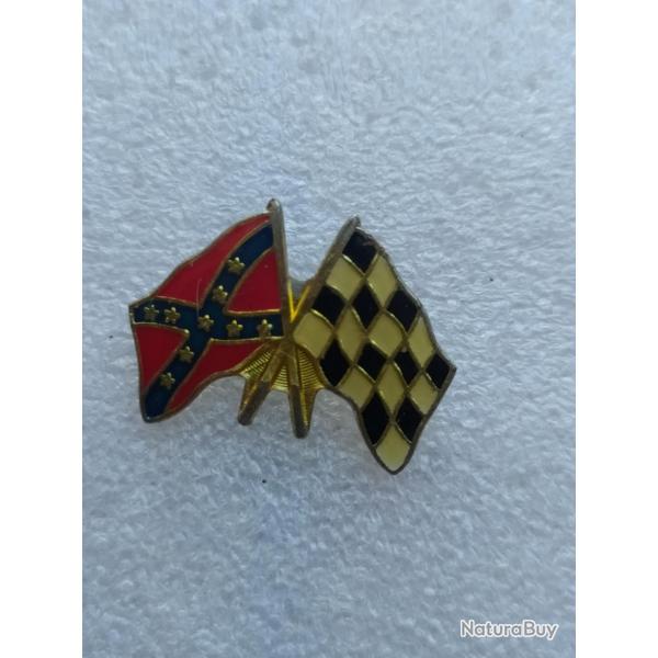 PINS US DRAPEAU SUDISTE REBEL ET DREPEAUX A DAMIER COURSE AUTO
